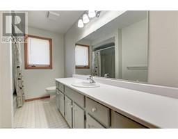 19 MANN Avenue - 12