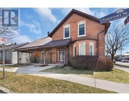 21 CHAPMAN ST W Street W - 1