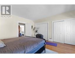21 CHAPMAN ST W Street W - 14