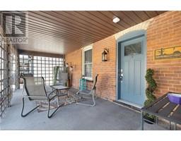 21 CHAPMAN ST W Street W - 19