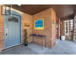 21 CHAPMAN ST W Street W - 2