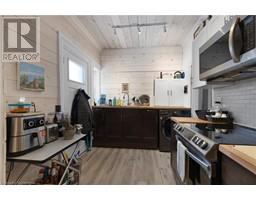 21 CHAPMAN ST W Street W - 22