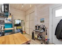 21 CHAPMAN ST W Street W - 23