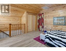 21 CHAPMAN ST W Street W - 26
