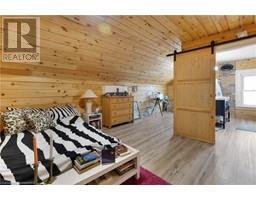 21 CHAPMAN ST W Street W - 27