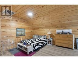 21 CHAPMAN ST W Street W - 28