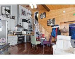 21 CHAPMAN ST W Street W - 34