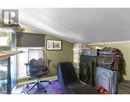 21 CHAPMAN ST W Street W - 41