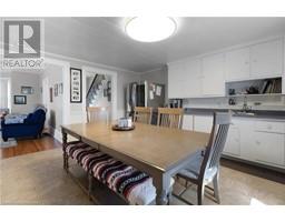 21 CHAPMAN ST W Street W - 7