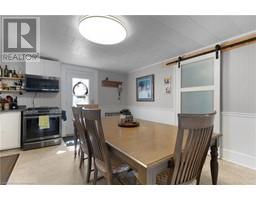 21 CHAPMAN ST W Street W - 8
