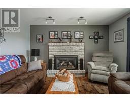 8 MILLER Crescent - 18