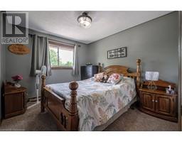 8 MILLER Crescent - 25