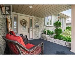 8 MILLER Crescent - 3