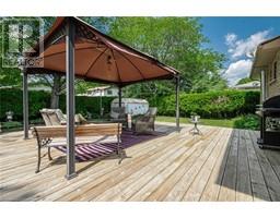 8 MILLER Crescent - 36