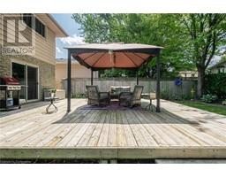 8 MILLER Crescent - 39