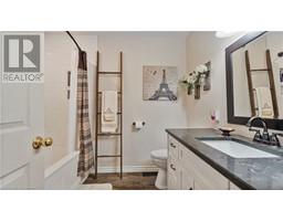 54 BEE Street - 21