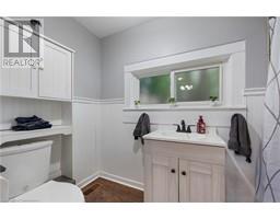 17 BERTHA Street - 13