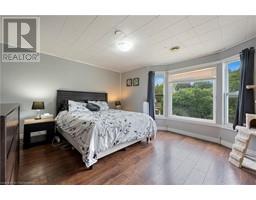 17 BERTHA Street - 14
