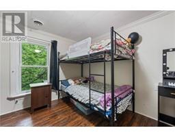 17 BERTHA Street - 16