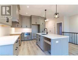 93 DUCHESS Drive - 16