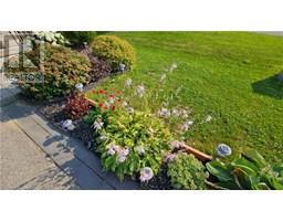 19 TRILLIUM WAY - 36
