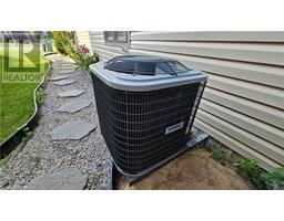 19 TRILLIUM WAY - 38