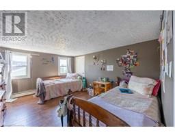 2041 MAIN Street S - 14