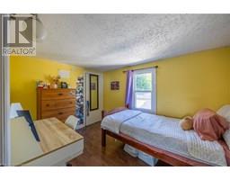 2041 MAIN Street S - 16