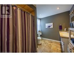 2041 MAIN Street S - 17