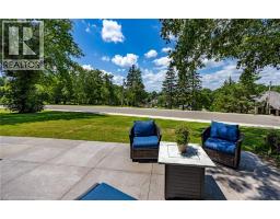 28 DONJON Boulevard - 33