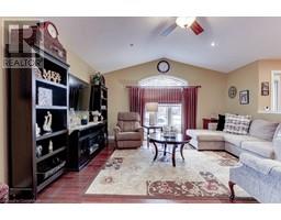 6 WINTERGREEN Crescent - 8