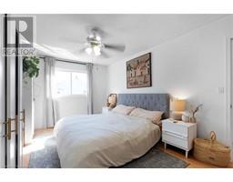 20 THOMPSON Drive - 17