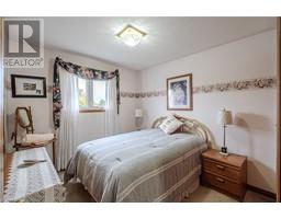 2 ANGLE Street - 26