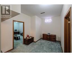 2 ANGLE Street - 32
