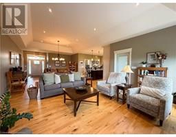 104 LAM Boulevard - 12