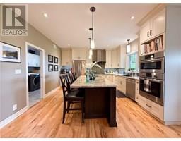 104 LAM Boulevard - 13