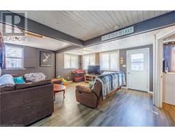 11 REIDY Street - 12