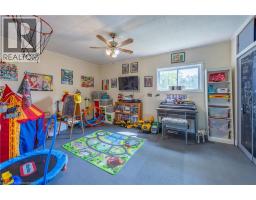 258 LYNN VALLEY Road - 9