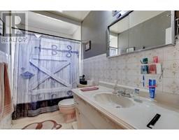 251 MONTCLAIR Crescent - 13