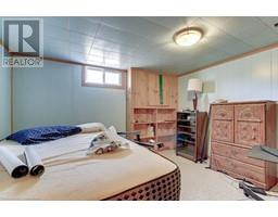 251 MONTCLAIR Crescent - 18
