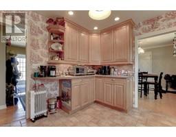 251 MONTCLAIR Crescent - 9