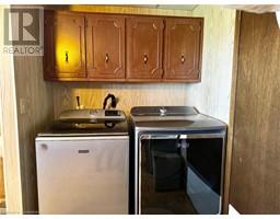 483 MAIN Street E - 23