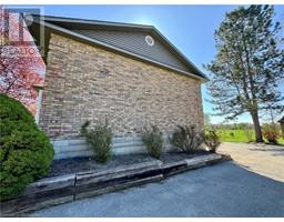 483 MAIN Street E - 28
