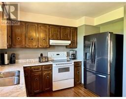 483 MAIN Street E - 6
