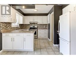 87 LYNNDALE Road - 14
