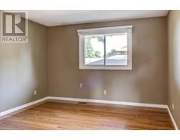 87 LYNNDALE Road - 17