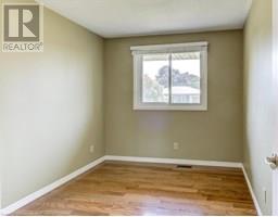 87 LYNNDALE Road - 21