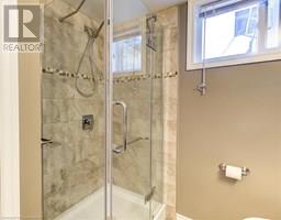 87 LYNNDALE Road - 33