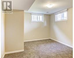 87 LYNNDALE Road - 34