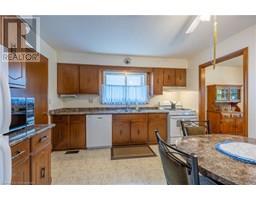 99 LYNNDALE Road - 10